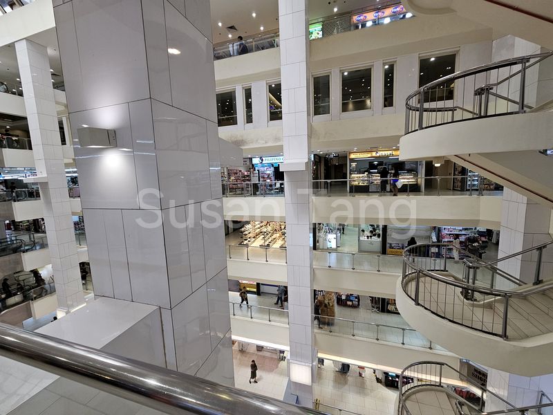 Mall Shop for Rent in  Lucky Plaza - Image 4